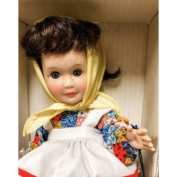 Effanbee Day by Day Saturday Doll "Child Works Hard For A Living 1980's #1406 - Picture 2 of 6